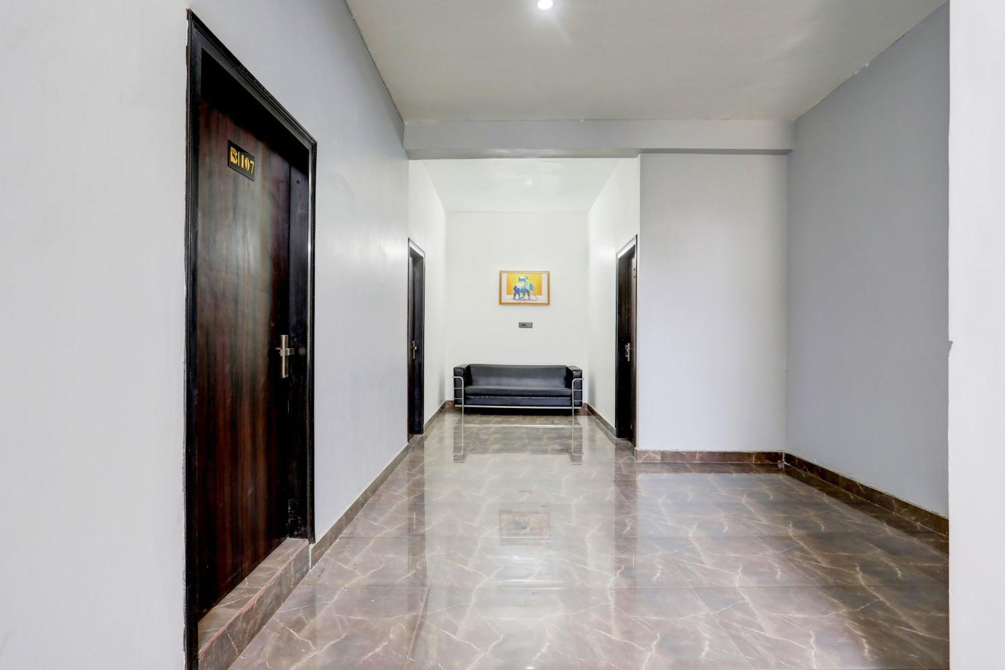 Super Hotel Live View Indraprast Exterior photo