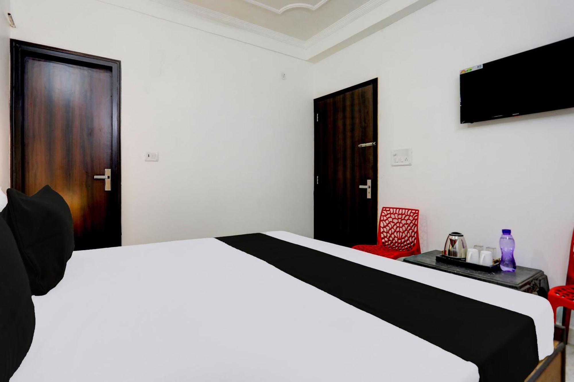 Super Hotel Live View Indraprast Exterior photo